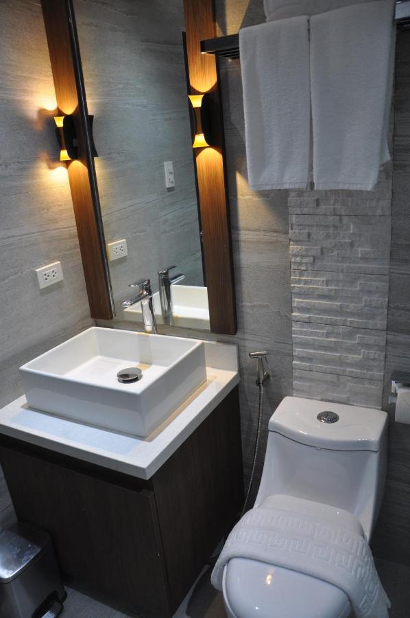 Acuatico Beach Resort & Hotel Inc. 산 후안 외부 사진