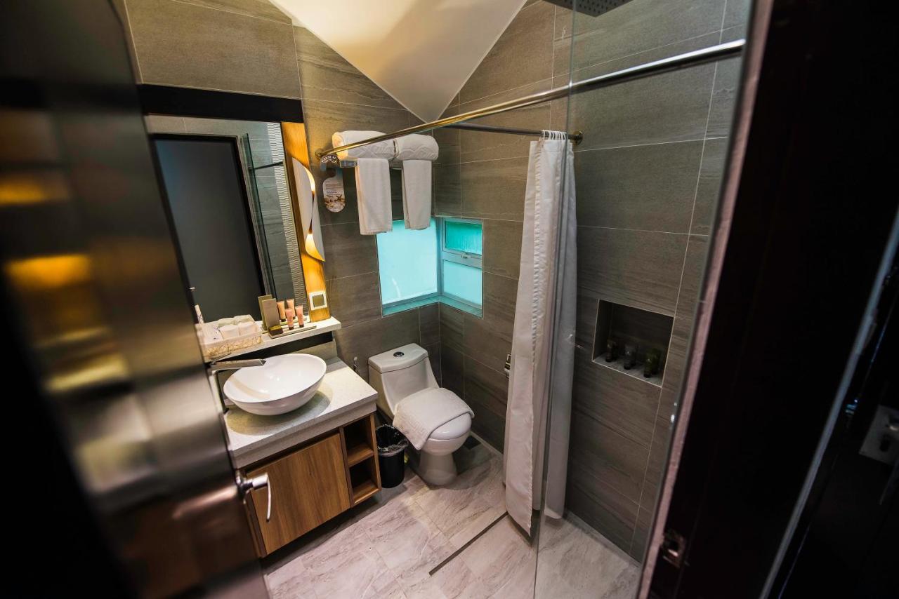 Acuatico Beach Resort & Hotel Inc. 산 후안 외부 사진