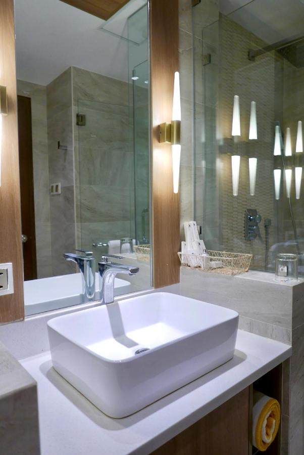 Acuatico Beach Resort & Hotel Inc. 산 후안 외부 사진